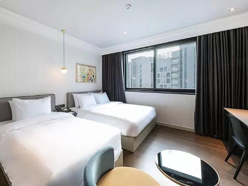 Brown Dot Hotel Jinju Exterior foto