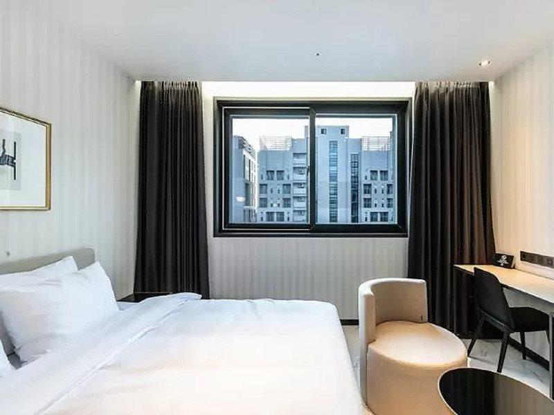 Brown Dot Hotel Jinju Exterior foto