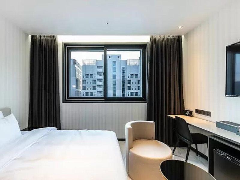 Brown Dot Hotel Jinju Exterior foto