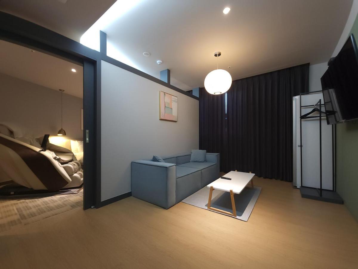 Brown Dot Hotel Jinju Exterior foto