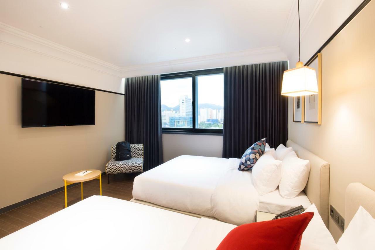 Brown Dot Hotel Jinju Exterior foto