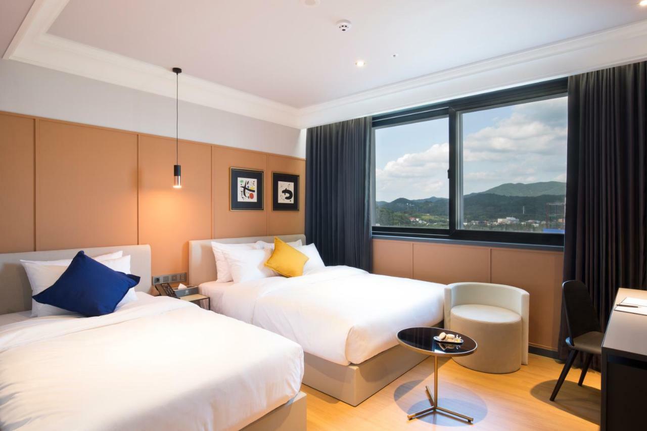 Brown Dot Hotel Jinju Exterior foto